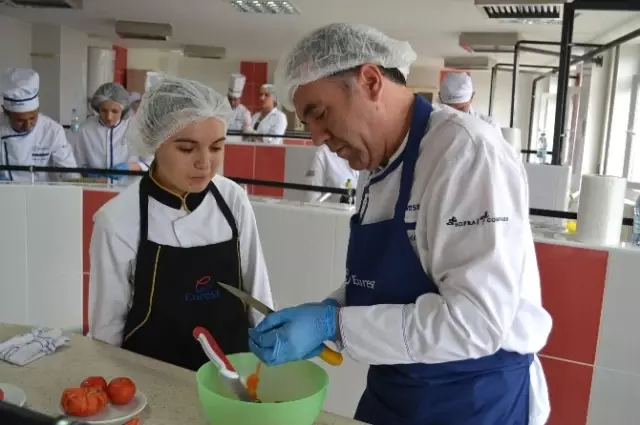 Bu Kez Profesyonel Aşçılar Yarıştı Bu Kez Profesyonel Aşçılar Yarıştı