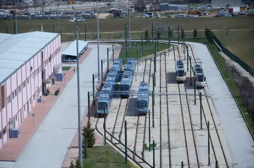 28 Tramvay Gaziantep'te Çürümeye Terk Edildi 28 Tramvay Gaziantep'te Çürümeye Terk Edildi