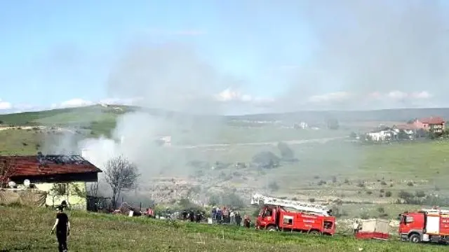 Hurdadan Cikan Alevler Evi Ve Araci Yakti Karabuk