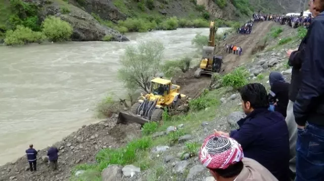 Zap Suyunda Kaybolan Beş Kişinin Cesedine Ulaşıldı