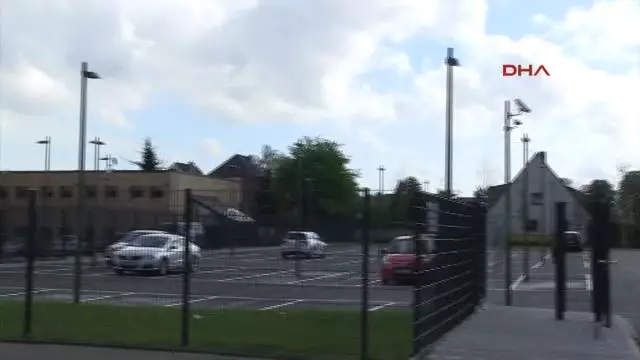 Almanya'da Oy Kullanacak Türk Seçmene Kırmızı Halı Almanya'da Oy Kullanacak Türk Seçmene Kırmızı Halı