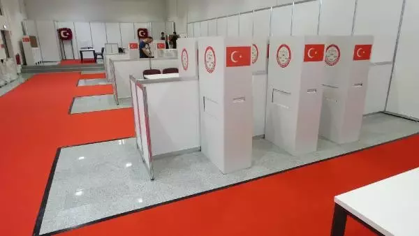 Almanya'da Oy Kullanacak Türk Seçmene Kırmızı Halı Almanya'da Oy Kullanacak Türk Seçmene Kırmızı Halı