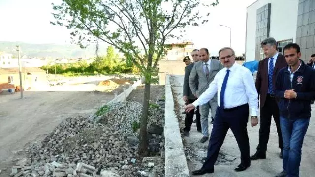 Validen İnşaat İşçilerine: Sizi Buraya Gömerim Validen İnşaat İşçilerine: Sizi Buraya Gömerim