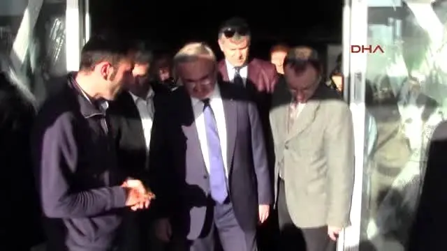 Bursa - Hastane İnşaatındaki İşçiliği Beğenmeyen Vali Şantiye Şefine Fırça Attı Bursa - Hastane İnşaatındaki İşçiliği Beğenmeyen Vali Şantiye Şefine Fırça Attı