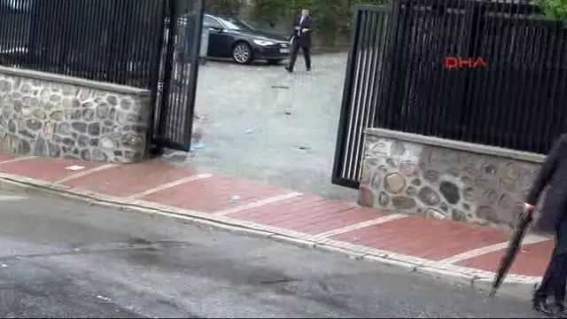 Abdullah Gül Yeni Evinin Yakınındaki Camide Cuma Namazını Kıldı Abdullah Gül Yeni Evinin Yakınındaki Camide Cuma Namazını Kıldı