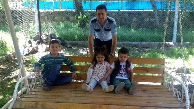 Anaokulu Öğrencilerinden Bölge Trafik İstasyon Amirliğine