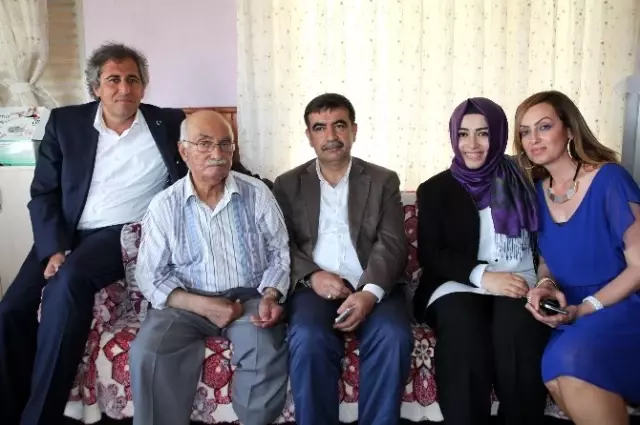 AK Parti'li Sena Nur Çelik, Anneler Günü Programına Katıldı