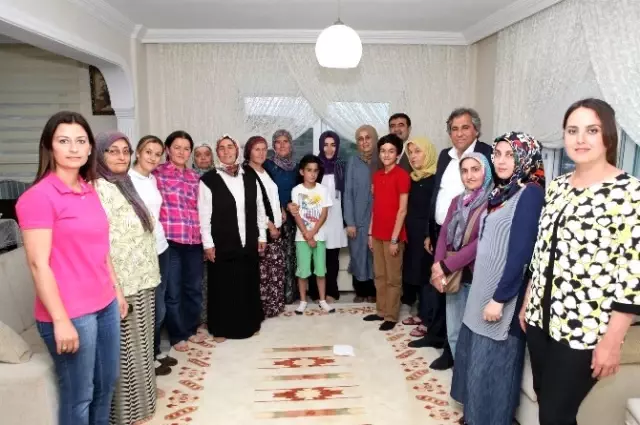 AK Parti'li Sena Nur Çelik, Anneler Günü Programına Katıldı