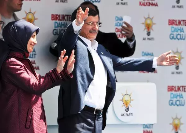 Davutoğlu: Bahçeli'ye Şeref Dersi Vereceğiz Davutoğlu: Bahçeli'ye Şeref Dersi Vereceğiz