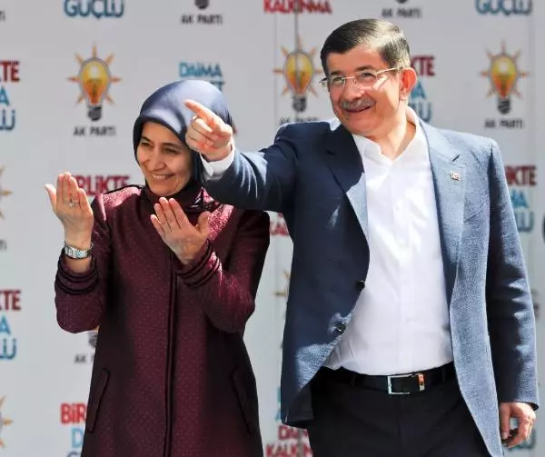 Davutoğlu: Bahçeli'ye Şeref Dersi Vereceğiz Davutoğlu: Bahçeli'ye Şeref Dersi Vereceğiz