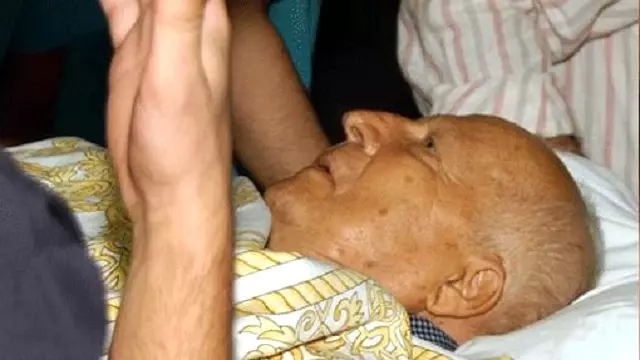 Kenan Evren'in Doktorları, Yemek Yerken Boğulduğu İddiasını Yalanladı Kenan Evren'in Doktorları, Yemek Yerken Boğulduğu İddiasını Yalanladı