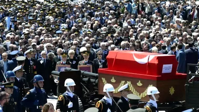Kenan Evren Son Yolculuğuna Uğurlandı Kenan Evren Son Yolculuğuna Uğurlandı