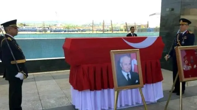 Kenan Evren Son Yolculuğuna Uğurlandı Kenan Evren Son Yolculuğuna Uğurlandı