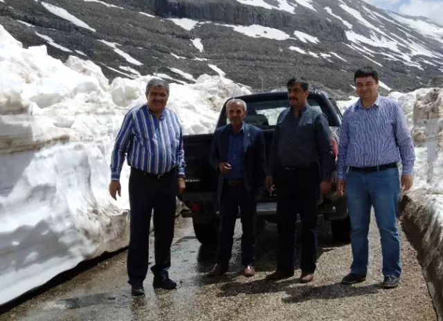 Antalya'da Mayıs Ayında Kar Kalınlığı 5 Metre! Antalya'da Mayıs Ayında Kar Kalınlığı 5 Metre!