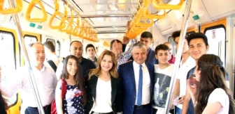 MHP'li Yılmaz Metroya Bindi, Oy İstedi