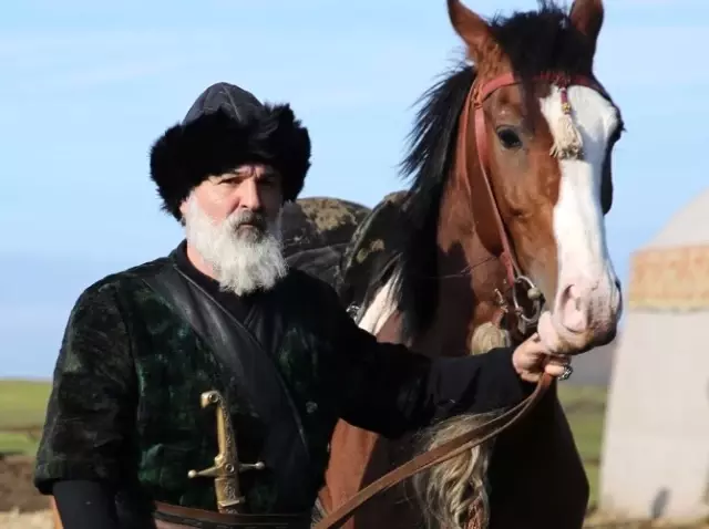 Diriliş - Ertuğrul Dizisi Ödülünü Kocaeli Kitap Fuarı'nda Alacak Diriliş - Ertuğrul Dizisi Ödülünü Kocaeli Kitap Fuarı'nda Alacak