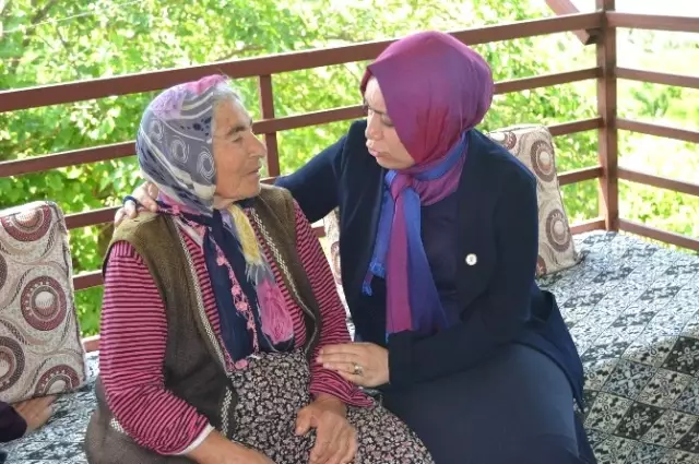 Yalvaç: 'Önceden Doktor Bulamıyordunuz Şimdi Doktor Seçebiliyorsunuz' Yalvaç: 'Önceden Doktor Bulamıyordunuz Şimdi Doktor Seçebiliyorsunuz'