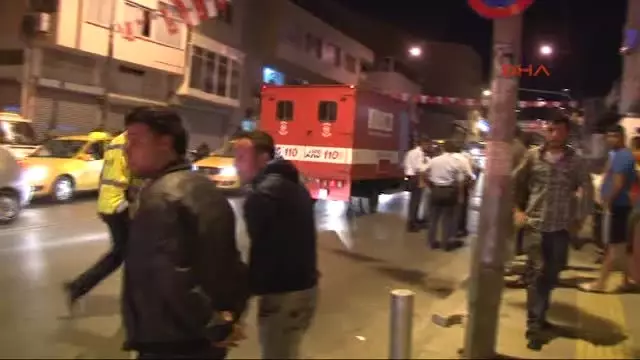 İzmir - Otomobille Çarpışan Kamyon Devrildi: 2 Yaralı