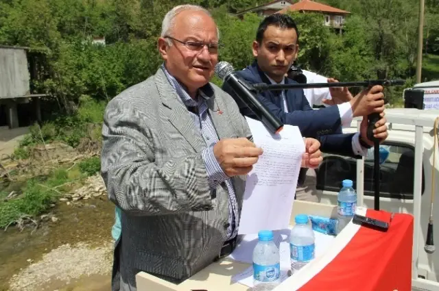 Köylüler Milletvekili Adaylarına Taahhütname İmzalattı