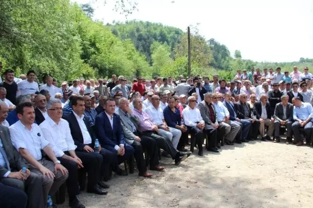 Köylüler Milletvekili Adaylarına Taahhütname İmzalattı