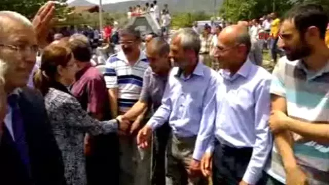 Bakan İslam'ı Karşılama Kuyruğu Bakan İslam'ı Karşılama Kuyruğu