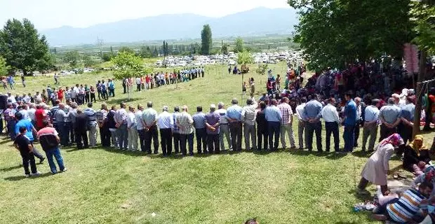 Bakan İslam'ı Karşılama Kuyruğu Bakan İslam'ı Karşılama Kuyruğu