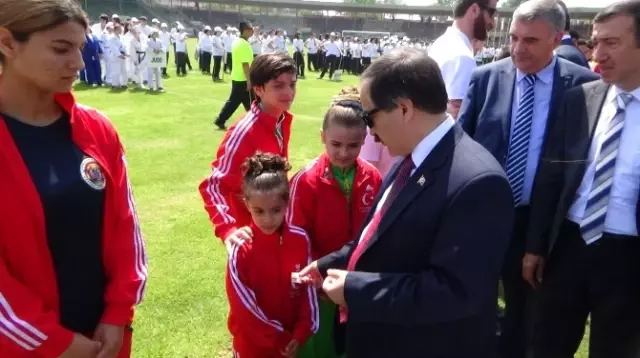 19 Mayıs Atatürk'ü Anma, Gençlik ve Spor Bayramı Sakarya'da Kutlandı