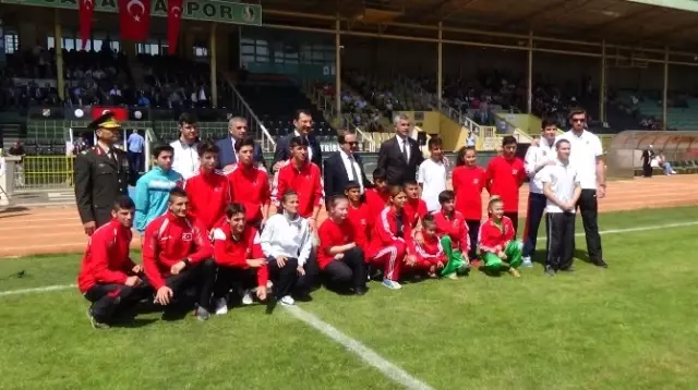 19 Mayıs Atatürk'ü Anma, Gençlik ve Spor Bayramı Sakarya'da Kutlandı