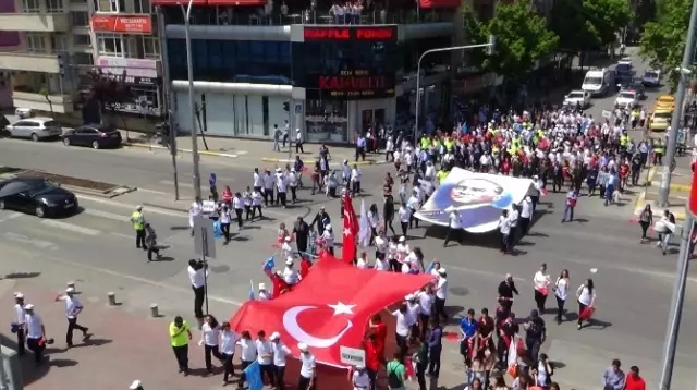 19 Mayıs Atatürk'ü Anma, Gençlik ve Spor Bayramı Sakarya'da Kutlandı