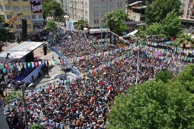 Demirtaş, Adıyaman'da Vatandaşlara Hitap Etti