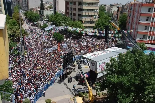 Demirtaş, Adıyaman'da Vatandaşlara Hitap Etti