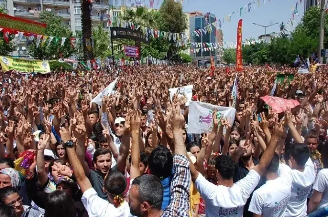 Demirtaş, Adıyaman'da Vatandaşlara Hitap Etti