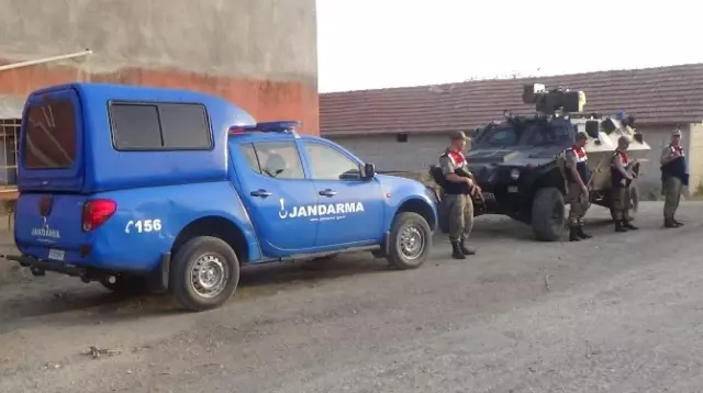 Hatay'da İki Aile Arasında Bıçaklı Kavga: 4 Yaralı Hatay'da İki Aile Arasında Bıçaklı Kavga: 4 Yaralı