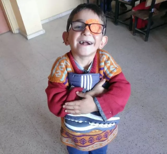 Gazi, Atık Kağıt Toplayarak 35 Bin Fakir Öğrenciye Yardım Etti