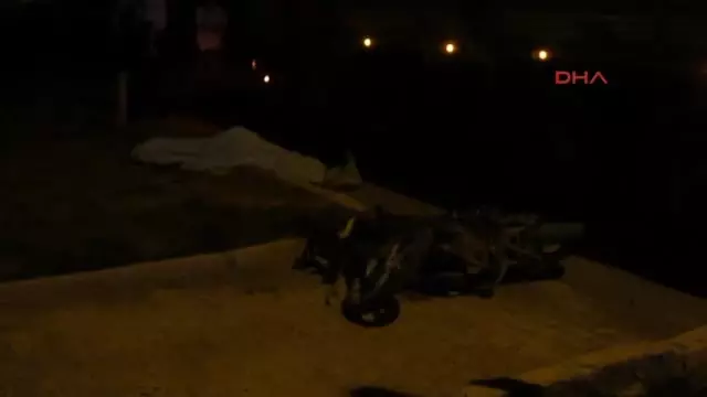 Afyonkarahisar - Kamyonla Motosiklet Çarpıştı 1 Ölü Afyonkarahisar - Kamyonla Motosiklet Çarpıştı 1 Ölü