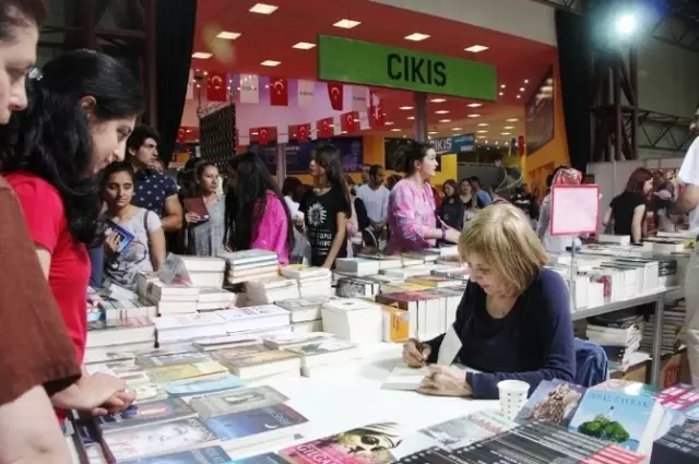 Kocaeli Kitap Fuarı Zirveye Demir Attı Kocaeli Kitap Fuarı Zirveye Demir Attı