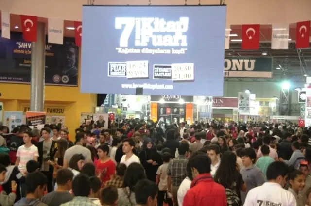 Kocaeli Kitap Fuarı Zirveye Demir Attı Kocaeli Kitap Fuarı Zirveye Demir Attı
