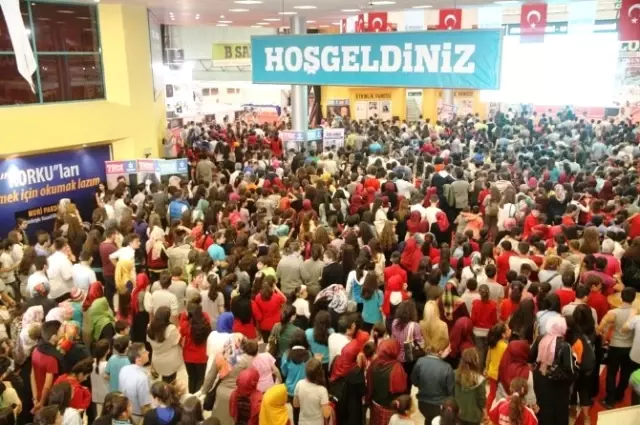 Kocaeli Kitap Fuarı Zirveye Demir Attı Kocaeli Kitap Fuarı Zirveye Demir Attı
