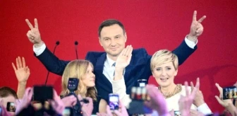 Polonya'da Cumhurbaşkanlığı Seçimlerini Duda Kazandı
