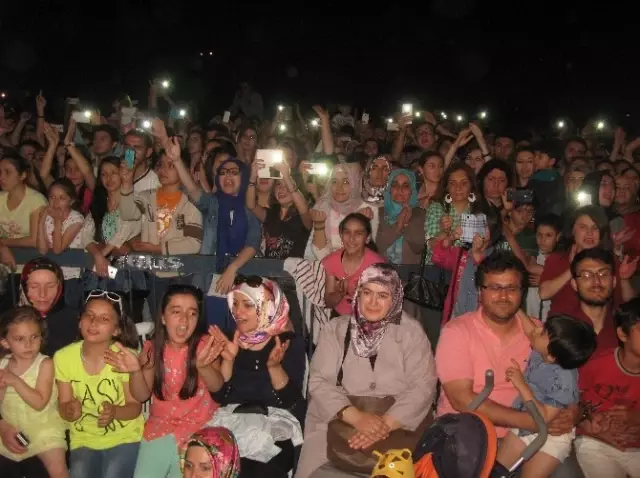 Yusuf Güney Tokat'ta Hayranlarını Coşturdu