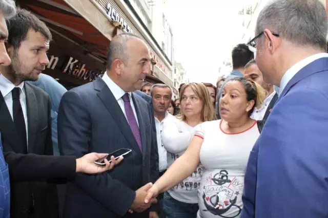 Dışişleri Bakanı Çavuşoğlu'ndan Esnaf Ziyareti Dışişleri Bakanı Çavuşoğlu'ndan Esnaf Ziyareti