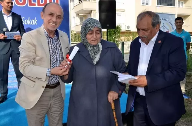 Erenler'de 60 Yıllık Sorun Çözüldü Erenler'de 60 Yıllık Sorun Çözüldü