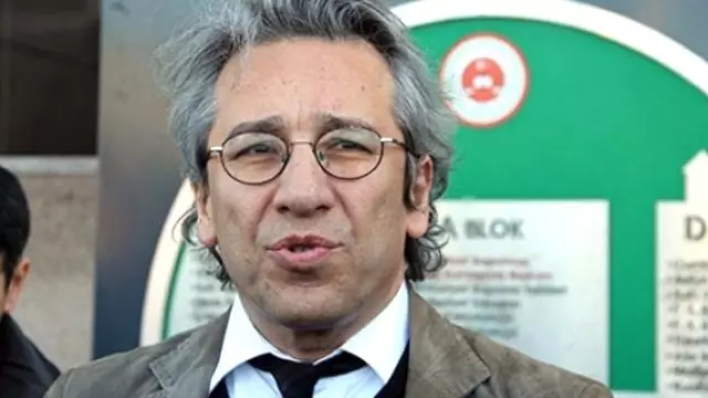 400 Aydından Can Dündar'a Destek 400 Aydından Can Dündar'a Destek