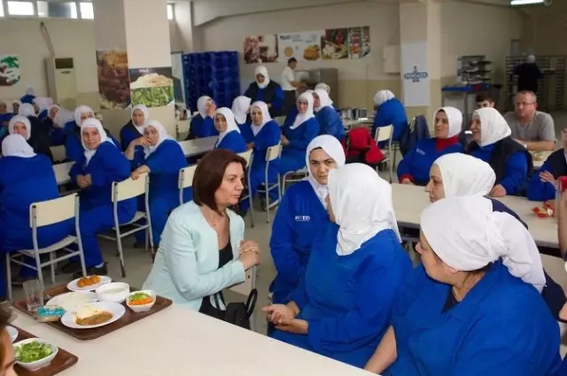 CHP Milletvekili Adaylarından Penguene Ziyaret CHP Milletvekili Adaylarından Penguene Ziyaret