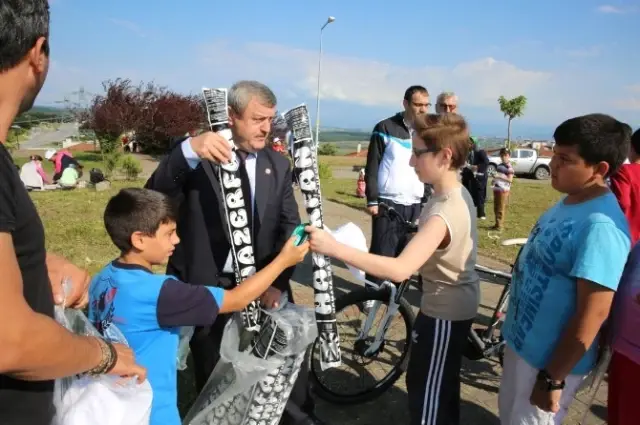 Çocuklar Uçurtma Şenliğinde Buluştu Çocuklar Uçurtma Şenliğinde Buluştu