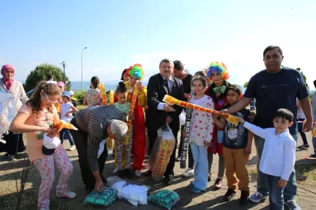 Çocuklar Uçurtma Şenliğinde Buluştu Çocuklar Uçurtma Şenliğinde Buluştu