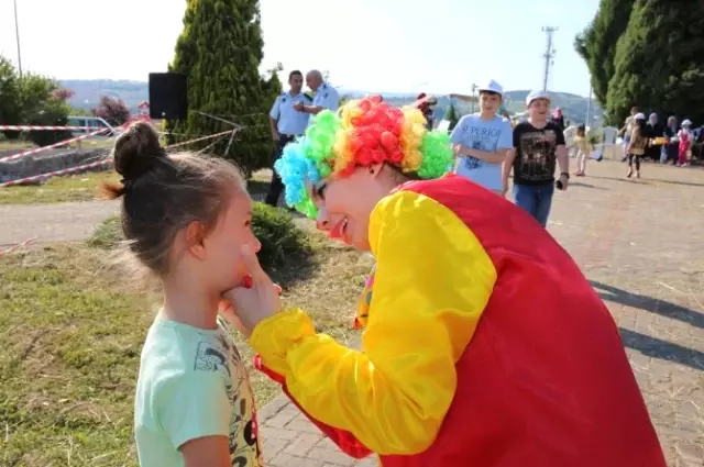 Çocuklar Uçurtma Şenliğinde Buluştu Çocuklar Uçurtma Şenliğinde Buluştu