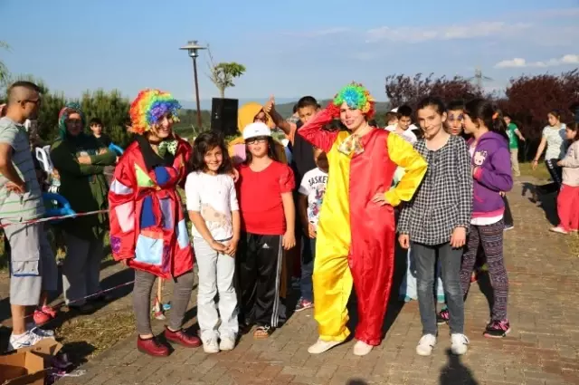 Çocuklar Uçurtma Şenliğinde Buluştu Çocuklar Uçurtma Şenliğinde Buluştu