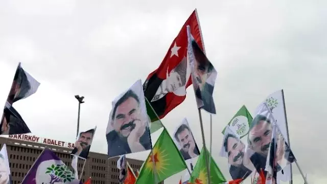 Hdp'liler, Seçim Sonucunu Bakırköy'de Kutladı Hdp'liler, Seçim Sonucunu Bakırköy'de Kutladı