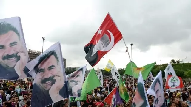 Hdp'liler, Seçim Sonucunu Bakırköy'de Kutladı Hdp'liler, Seçim Sonucunu Bakırköy'de Kutladı